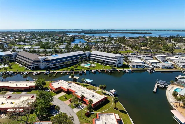 $595,000 | 9619 Valencia Cove, Bradenton, FL 34210