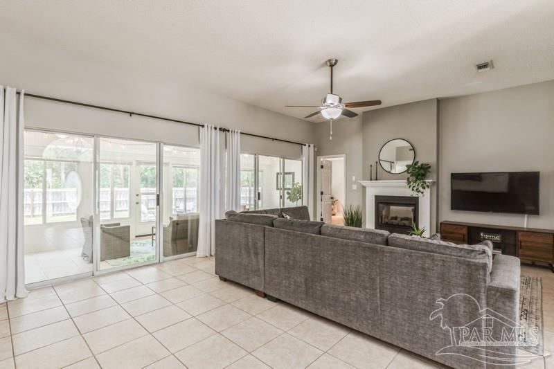 7152 Snug Waters Road Navarre, FL 32566 - Photo 10 of 39
