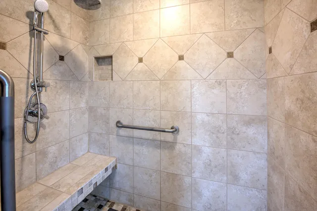 $649,000 | 2131 21st Avenue, Eau Galle, WI 54002