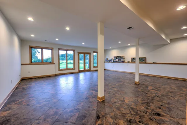 $649,000 | 2131 21st Avenue, Eau Galle, WI 54002