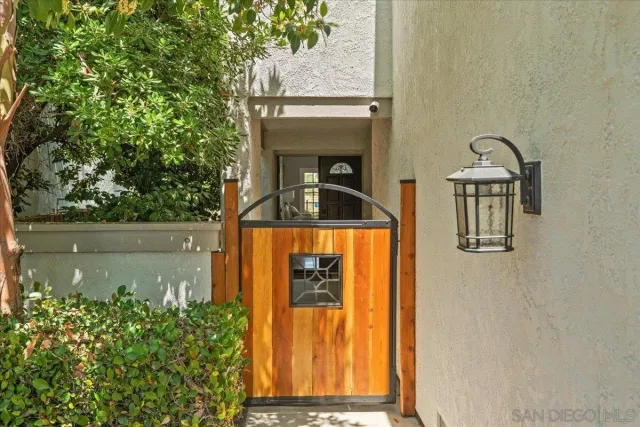 $1,860,000 | 22682 South Canada Court, Lake Forest, CA 92630