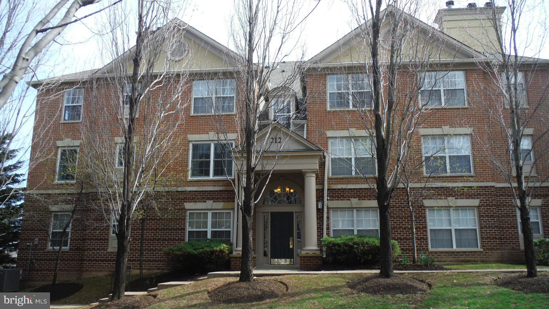 212 Ridgepoint Place, Unit 36 Gaithersburg, MD 20878 - Photo 1 of 12 Exterior (Front)
