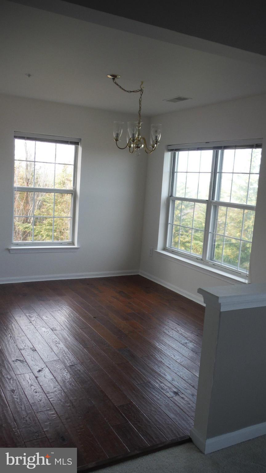 212 Ridgepoint Place, Unit 36 Gaithersburg, MD 20878 - Photo 6 of 12 Interior (General)