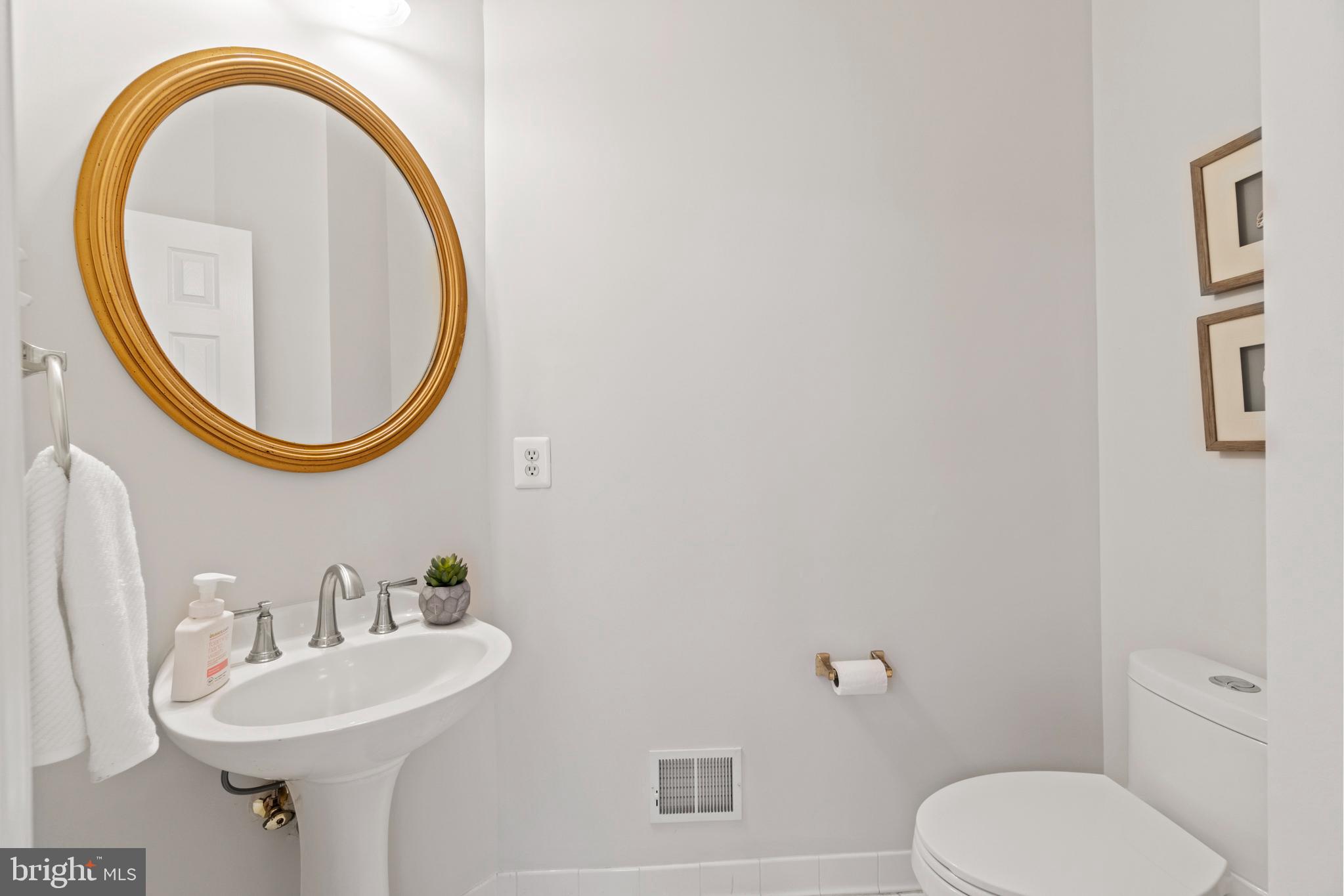 8745 Center Road Springfield, VA 22152 - Photo 24 of 50