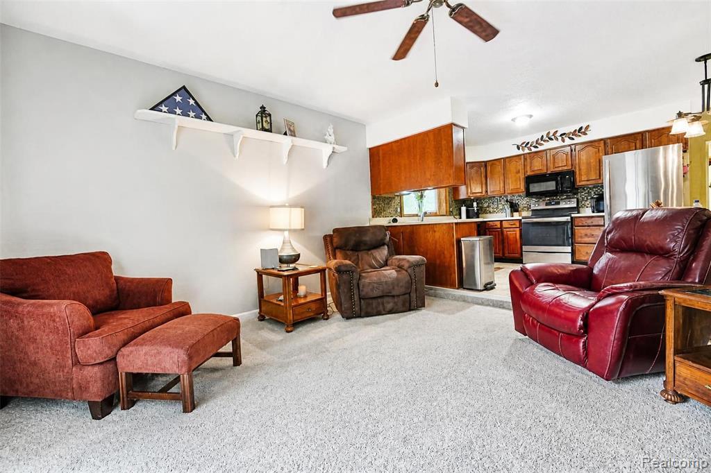 41768 Hanford Road Canton, MI 48187 - Photo 8 of 28