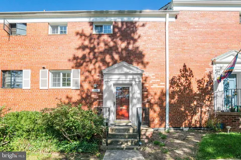 $359,900 | 1119 Beverley Drive, Alexandria, VA 22302