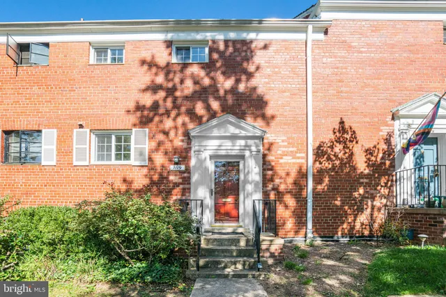 $359,900 | 1119 Beverley Drive, Alexandria, VA 22302