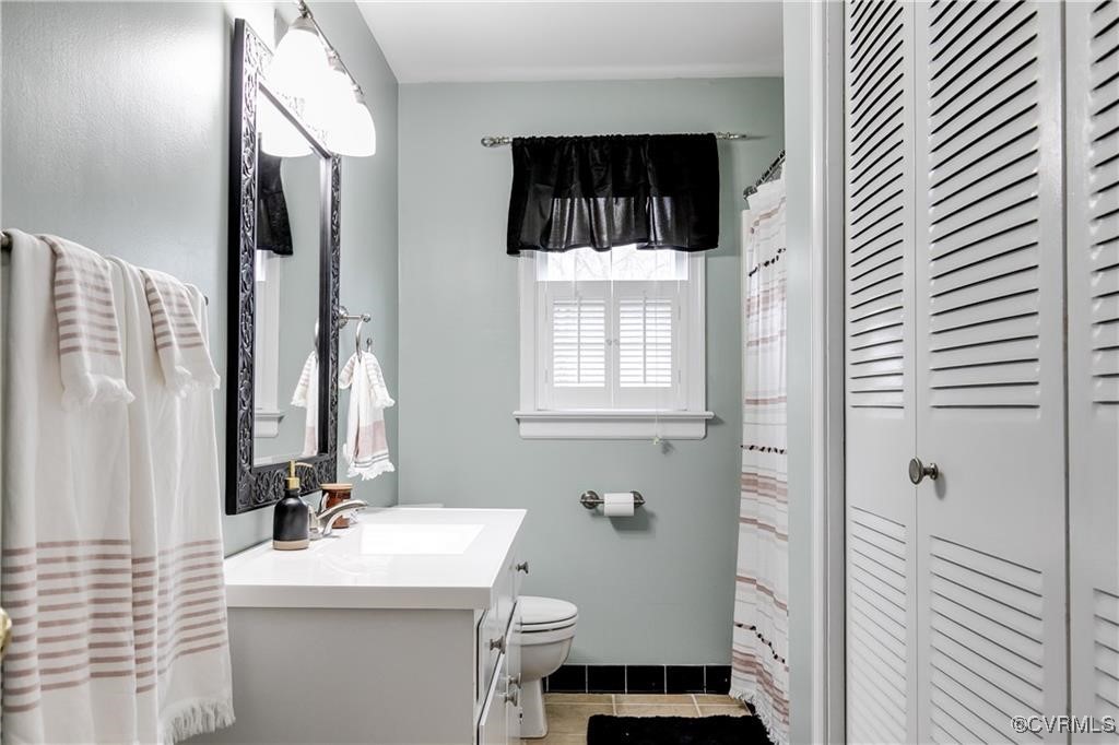 13002 Glengate Road Midlothian, VA 23114 - Photo 12 of 15 hall bath (pic from previous listing)