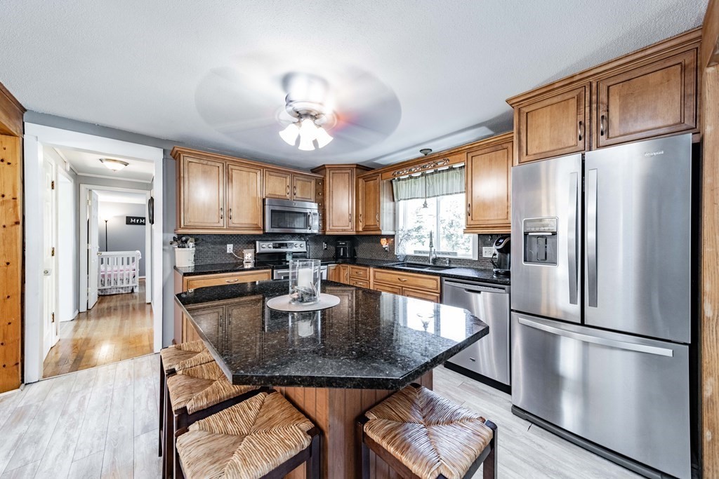 451 W Road Westfield, MA 01085 - Photo 13 of 40