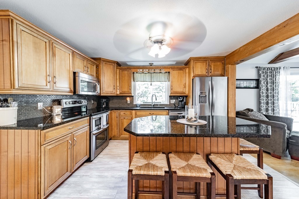 451 W Road Westfield, MA 01085 - Photo 15 of 40