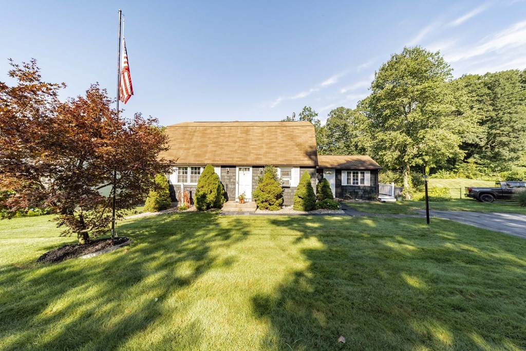 451 W Road Westfield, MA 01085 - Photo 3 of 40