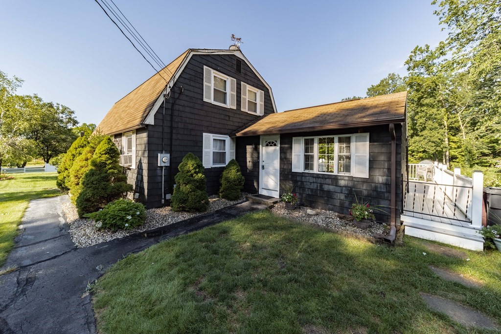 451 W Road Westfield, MA 01085 - Photo 4 of 40