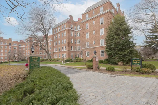 $1,425,000 | 9 Midland Gardens, Unit 4A, Bronxville, NY 10708