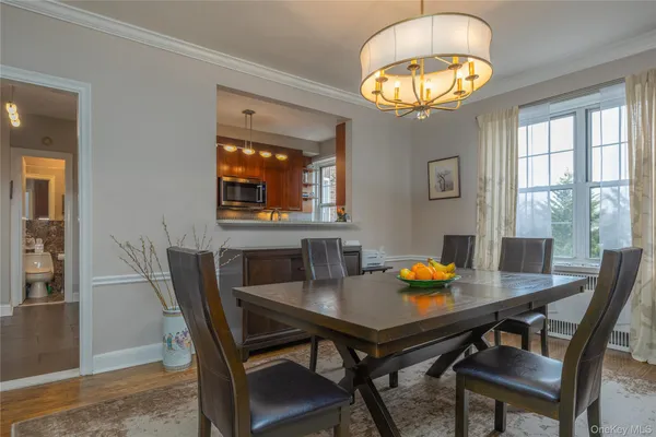 $1,425,000 | 9 Midland Gardens, Unit 4A, Bronxville, NY 10708