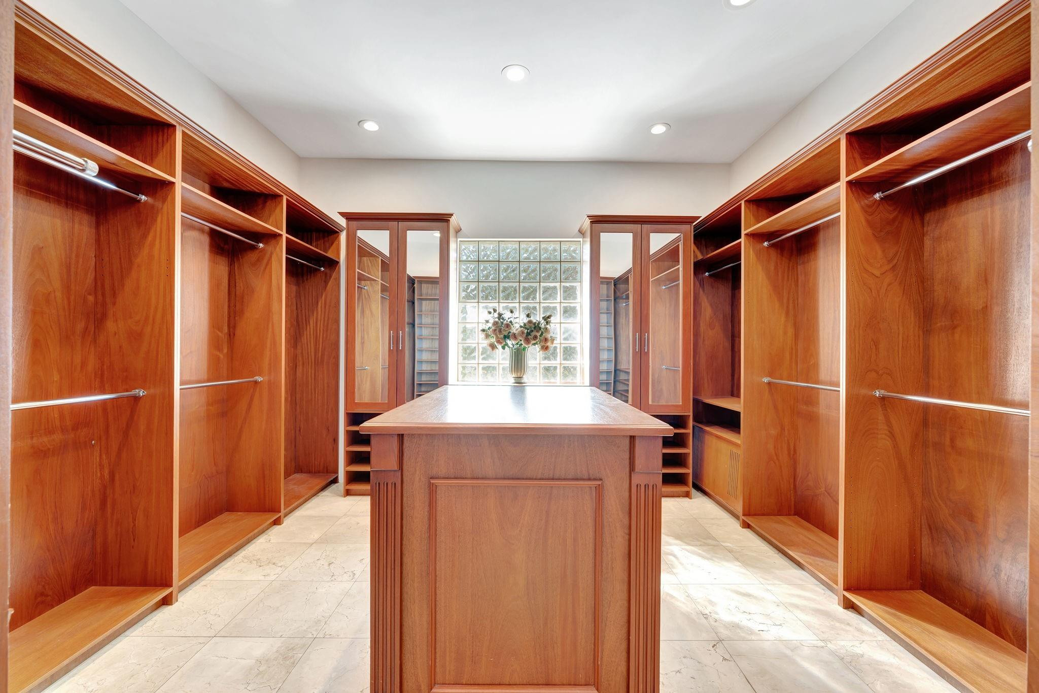 3460 Windmill Ranch Road Weston, FL 33331 - Photo 42 of 75 a bathroom with a sink mirror vanity and shower
