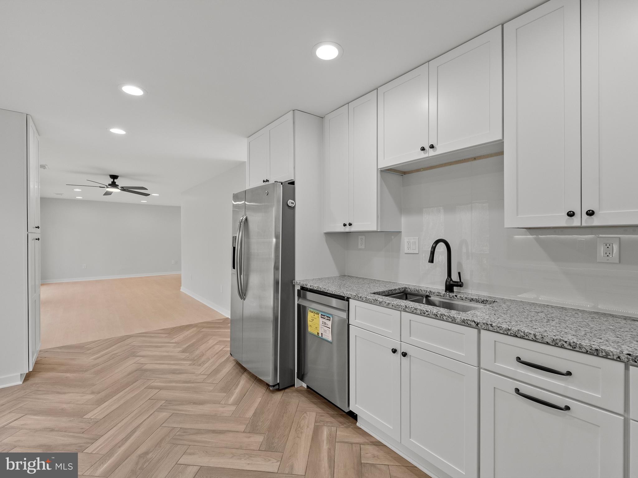 2852 Cedarest Road Fairfax, VA 22031 - Photo 12 of 40