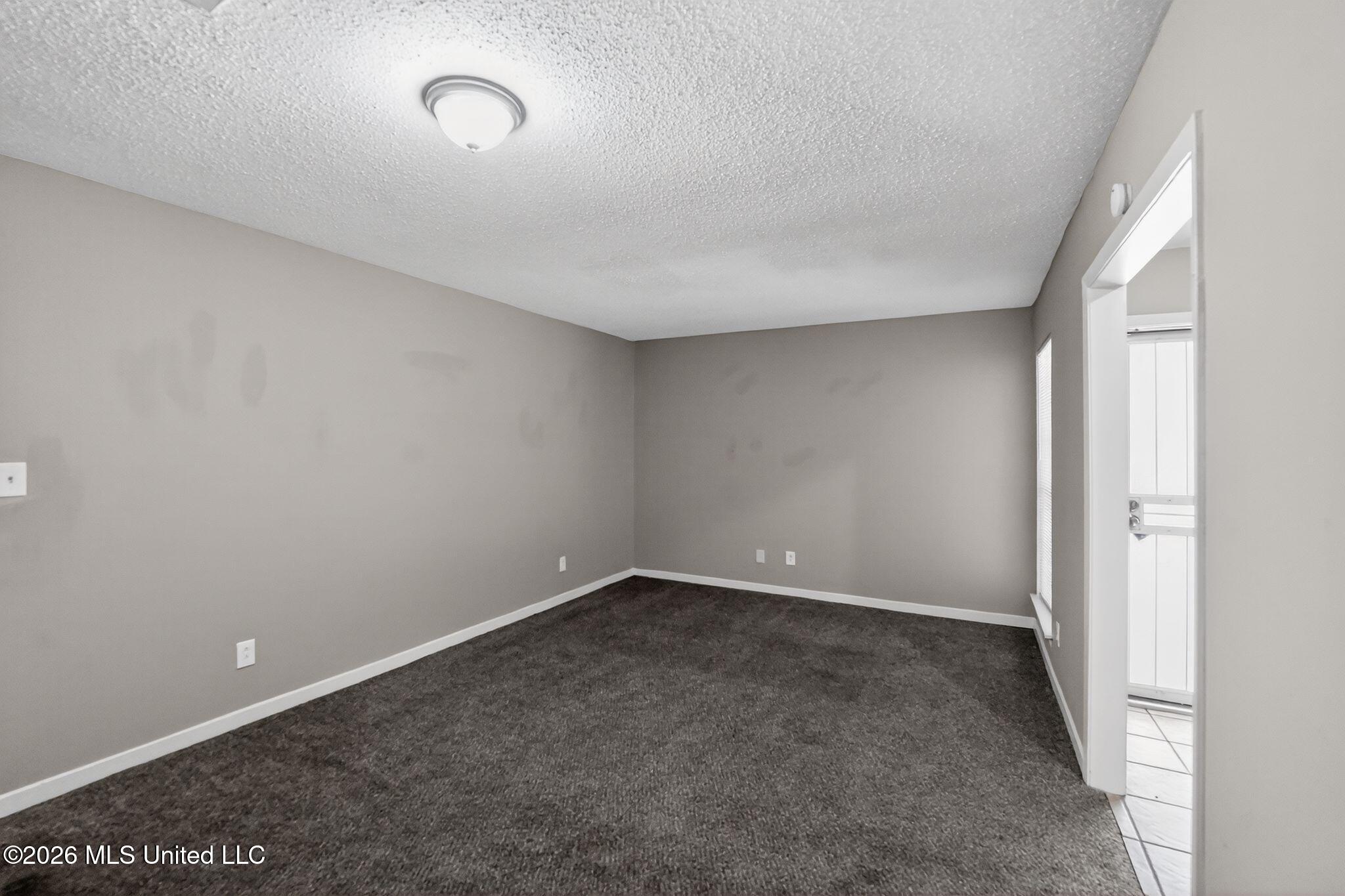 2174 Monaco Street Jackson, MS 39204 - Photo 24 of 42 21_2174_Monaco_St_Jackson_MS_39204-Livin