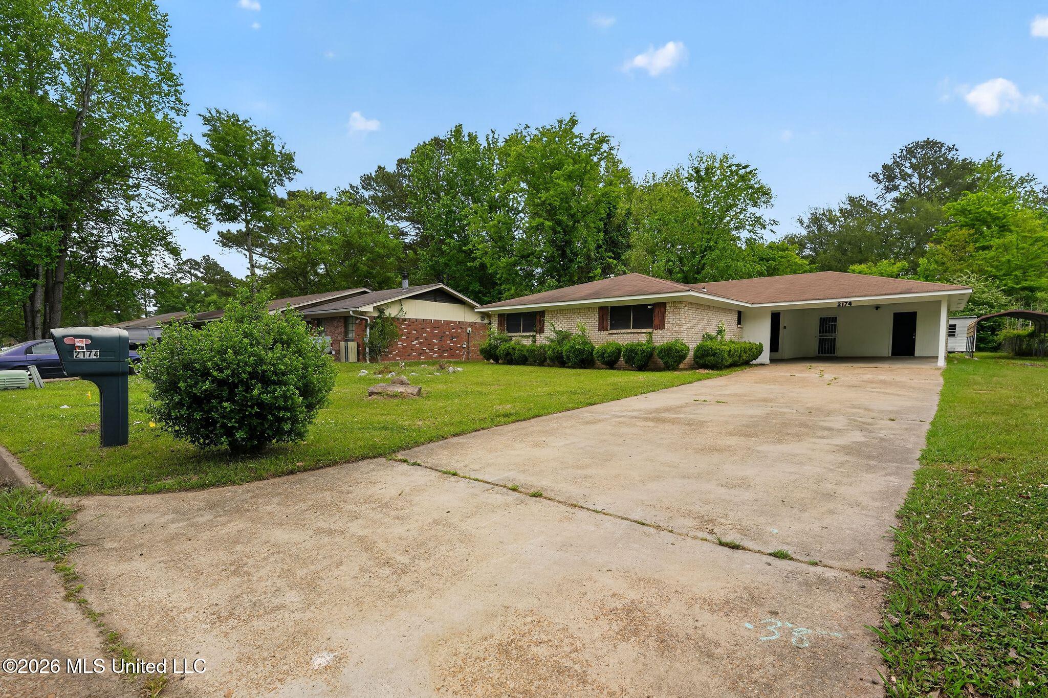 2174 Monaco Street Jackson, MS 39204 - Photo 4 of 42 08_2174_Monaco_St_Jackson_MS_39204-Exter