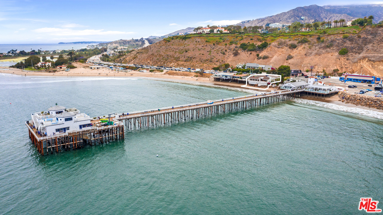 23018 Pacific Coast Highway Malibu, CA 90265 - Photo 11 of 38