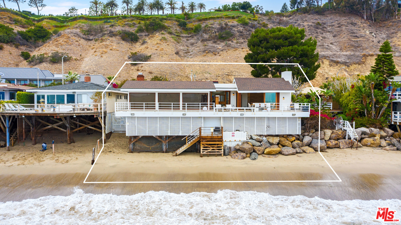 23018 Pacific Coast Highway Malibu, CA 90265 - Photo 13 of 38