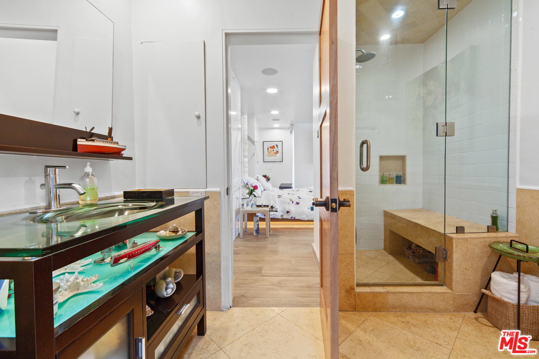 23018 Pacific Coast Highway Malibu, CA 90265 - Photo 15 of 38