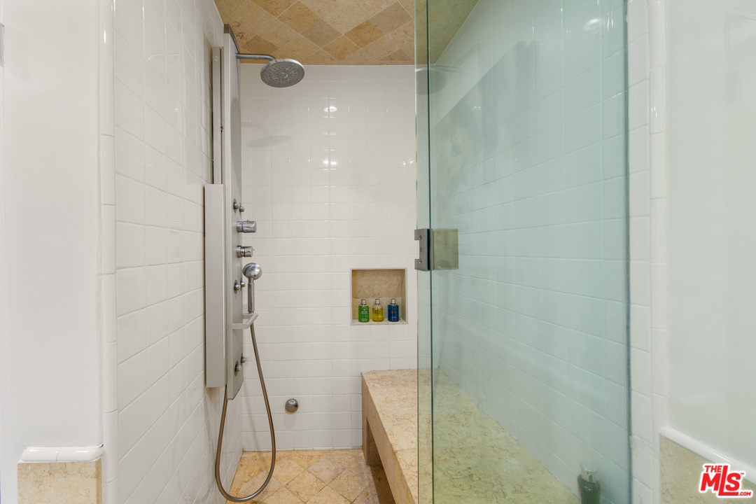 23018 Pacific Coast Highway Malibu, CA 90265 - Photo 16 of 38