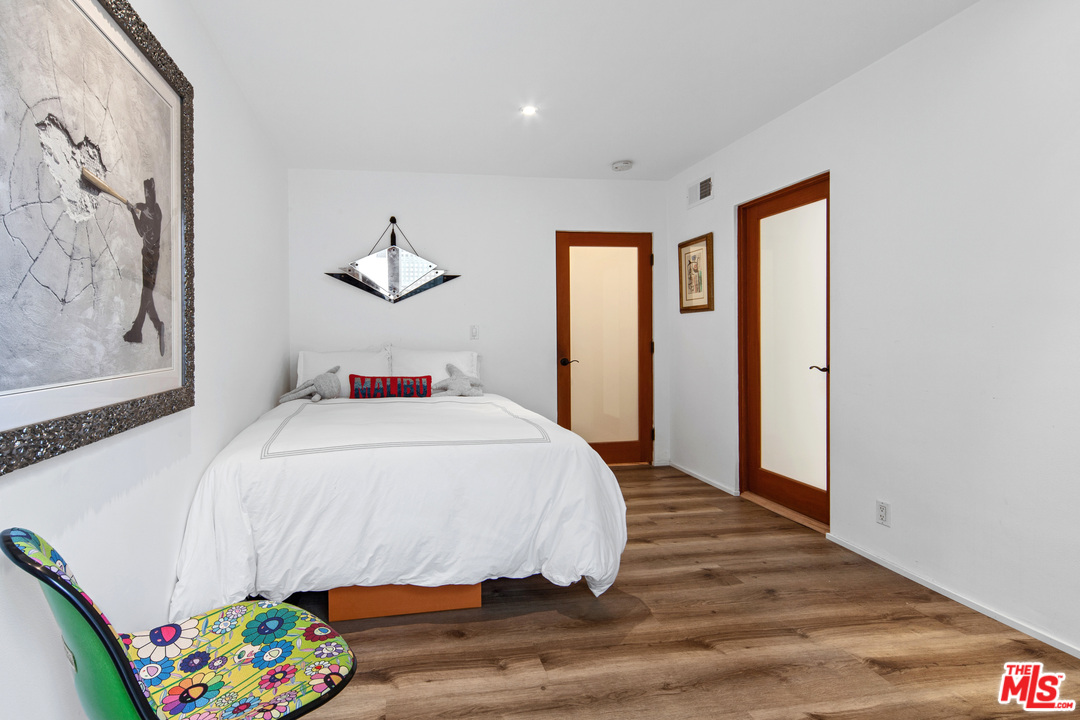 23018 Pacific Coast Highway Malibu, CA 90265 - Photo 17 of 38