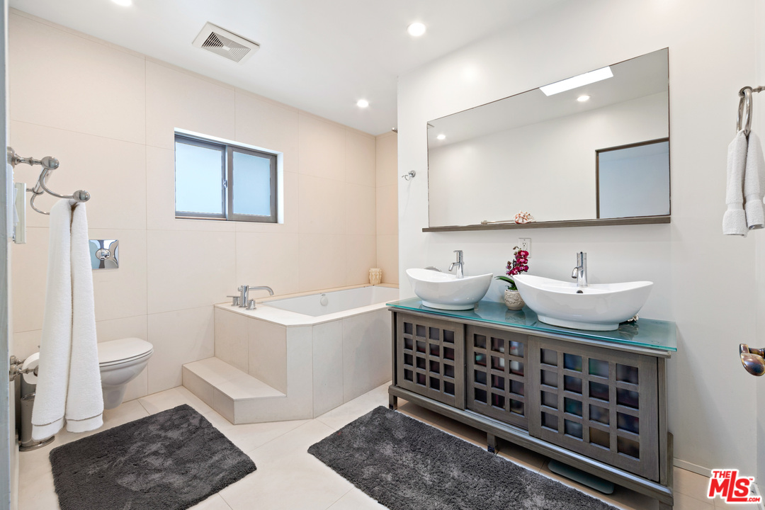 23018 Pacific Coast Highway Malibu, CA 90265 - Photo 20 of 38