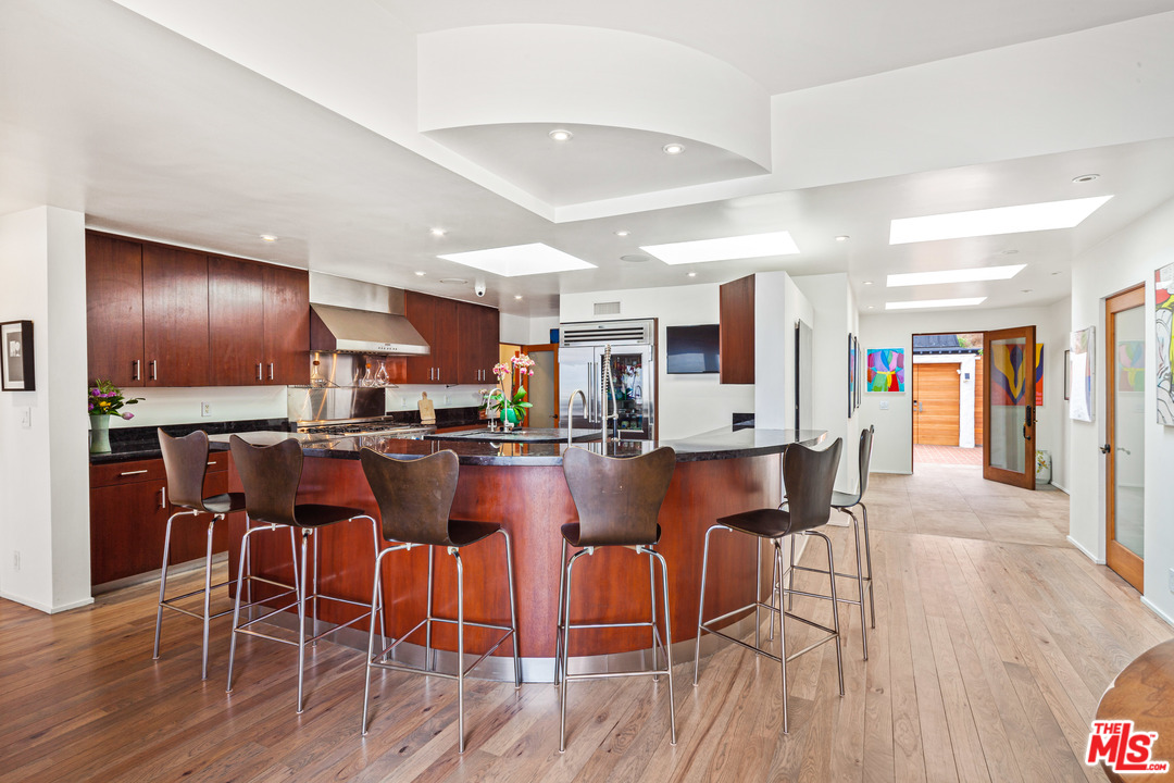 23018 Pacific Coast Highway Malibu, CA 90265 - Photo 27 of 38