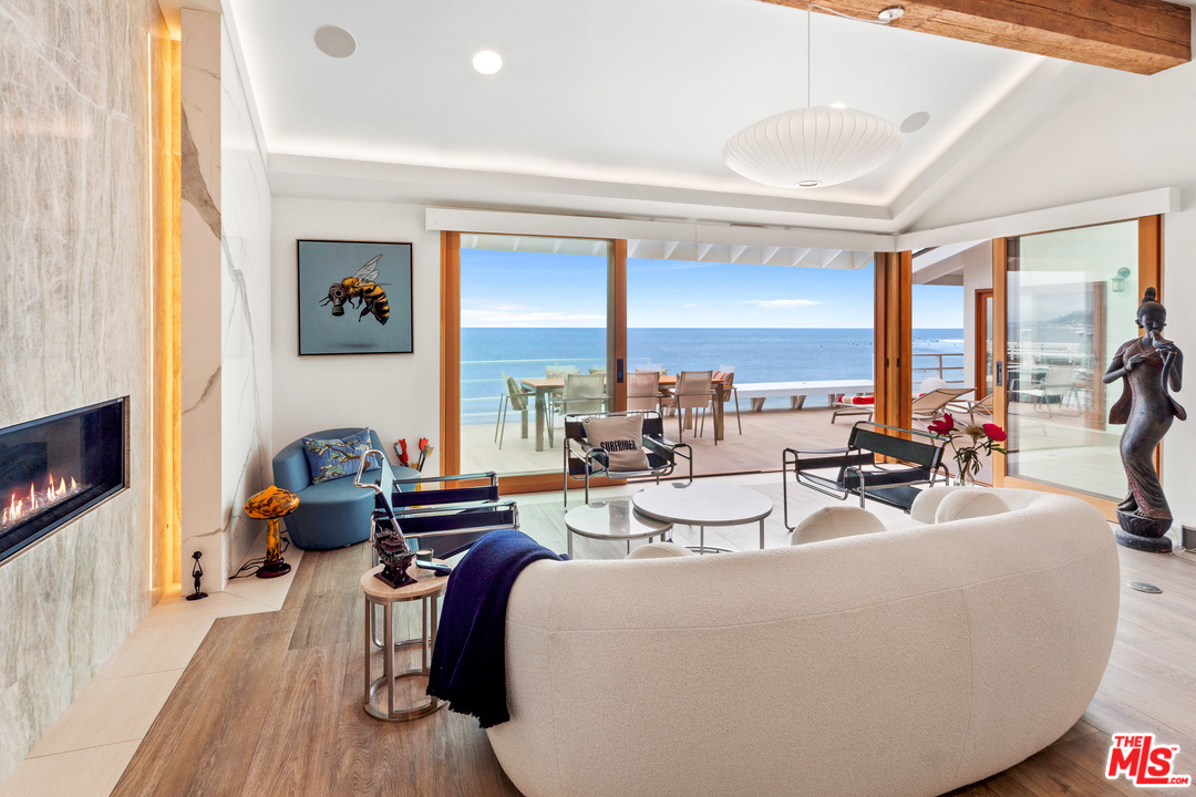 23018 Pacific Coast Highway Malibu, CA 90265 - Photo 5 of 38