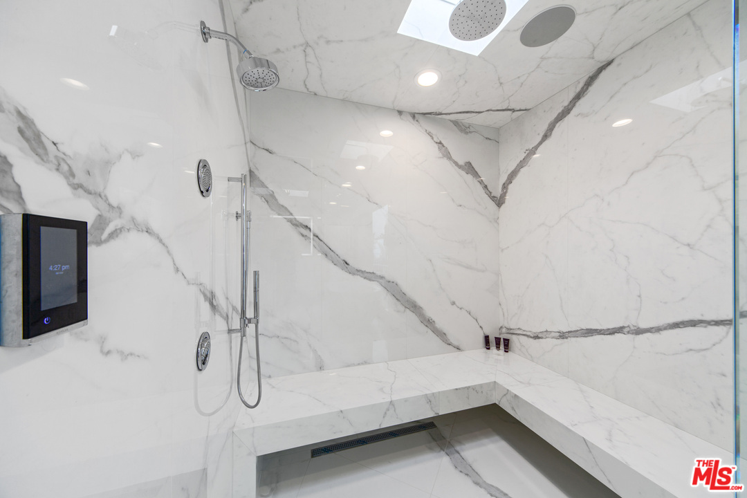 23018 Pacific Coast Highway Malibu, CA 90265 - Photo 10 of 38