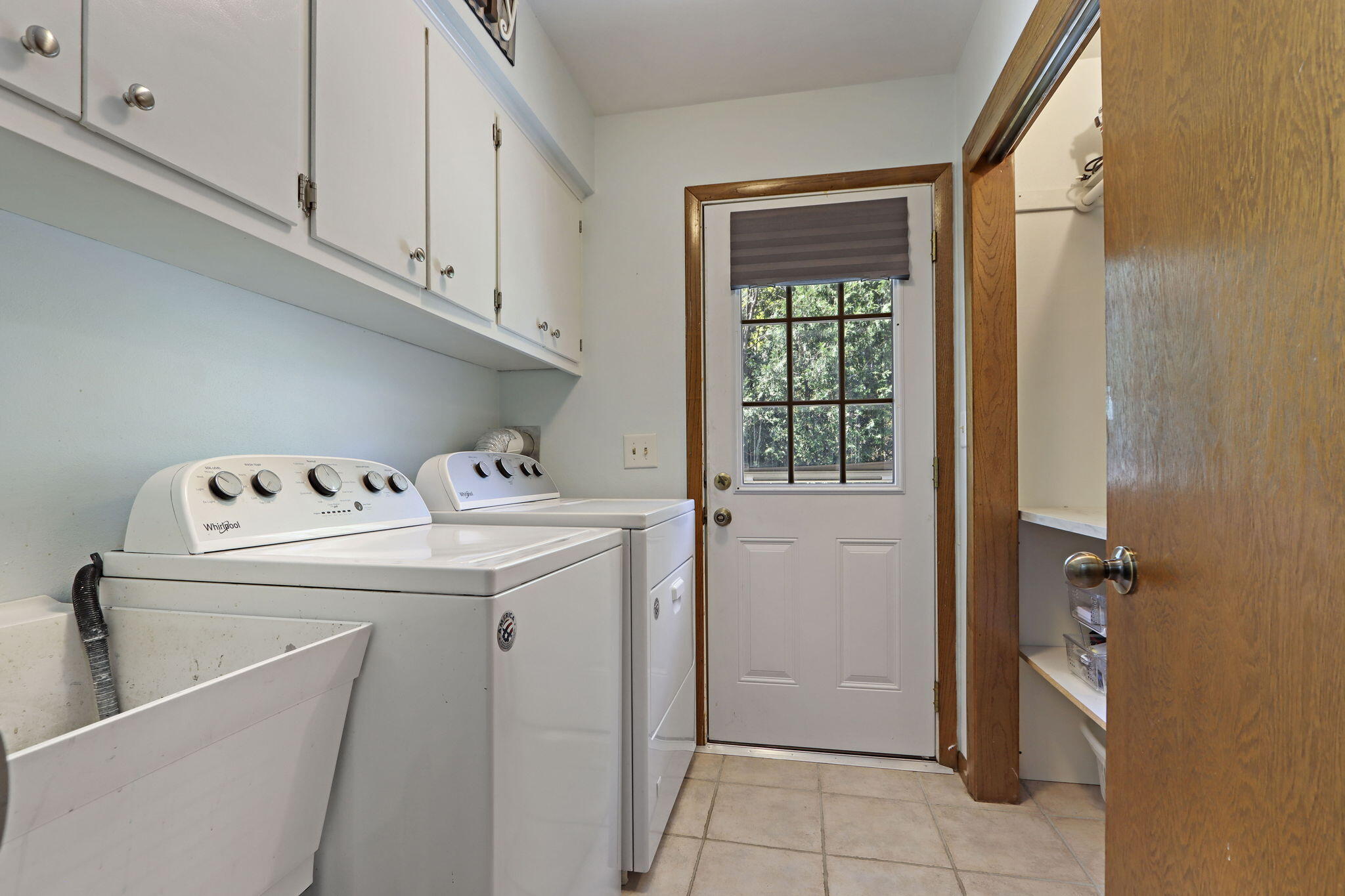 3625 South Brentwood Road New Berlin, WI 53151 - Photo 18 of 32 Laundry