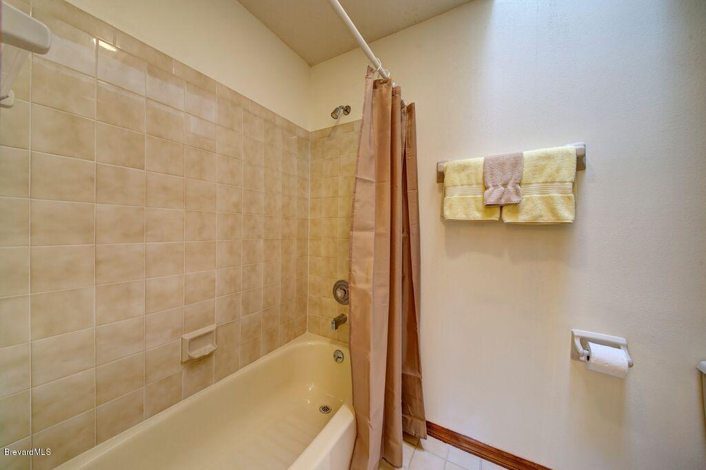 858 Ridge Lake Drive Melbourne, FL 32940 - Photo 14 of 25 Master Bath