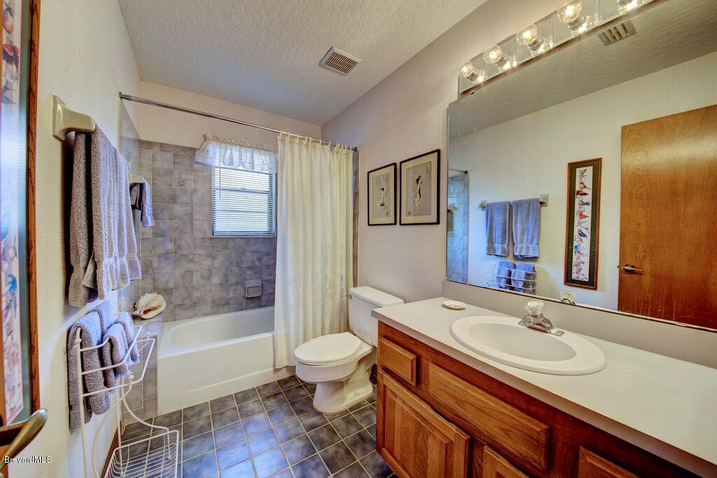 858 Ridge Lake Drive Melbourne, FL 32940 - Photo 18 of 25 Bathroom 2
