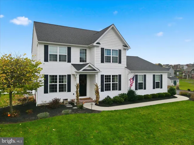 $595,000 | 14 Avalon Circle, Barto, PA 19504