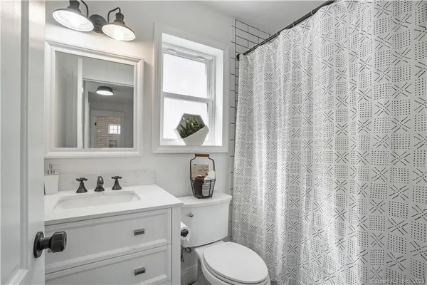 $3,800 | 120 Englewood Avenue, Bridgeport, CT 06606