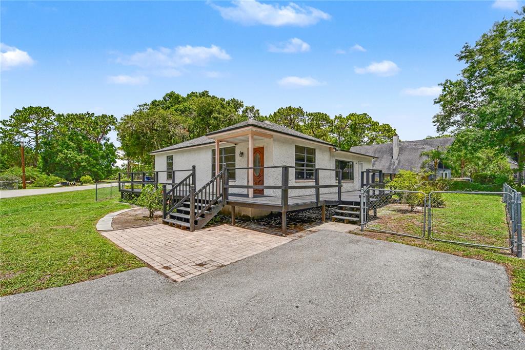 17305 Sherman Road Lutz, FL 33558 - Photo 7 of 89