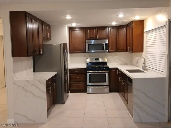 $2,250 | 4015 Ridgewood Avenue, Las Vegas, NV 89120