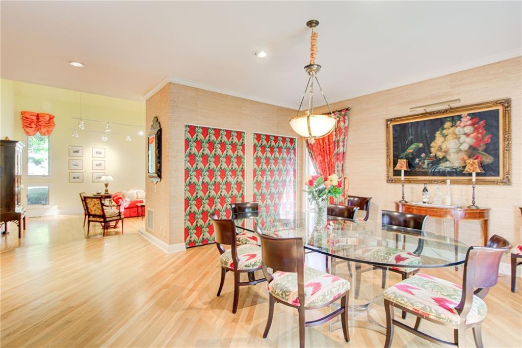 1075 Riverside Trace Northwest Sandy Springs, GA 30328 - Photo 4 of 42 Gallery Image 4
