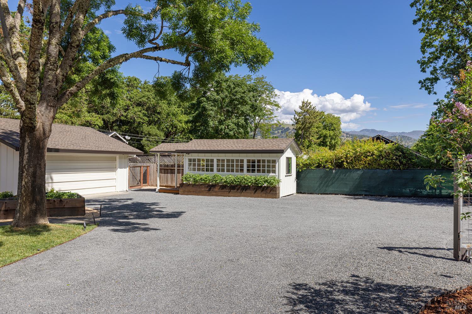 14734 Young Road Healdsburg, CA 95448 - Photo 13 of 51
