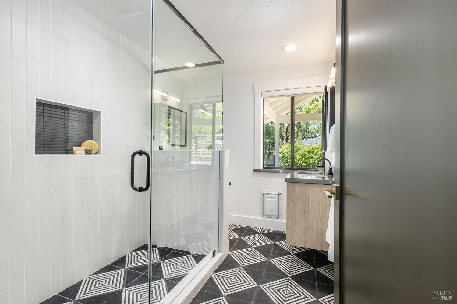 14734 Young Road Healdsburg, CA 95448 - Photo 19 of 51