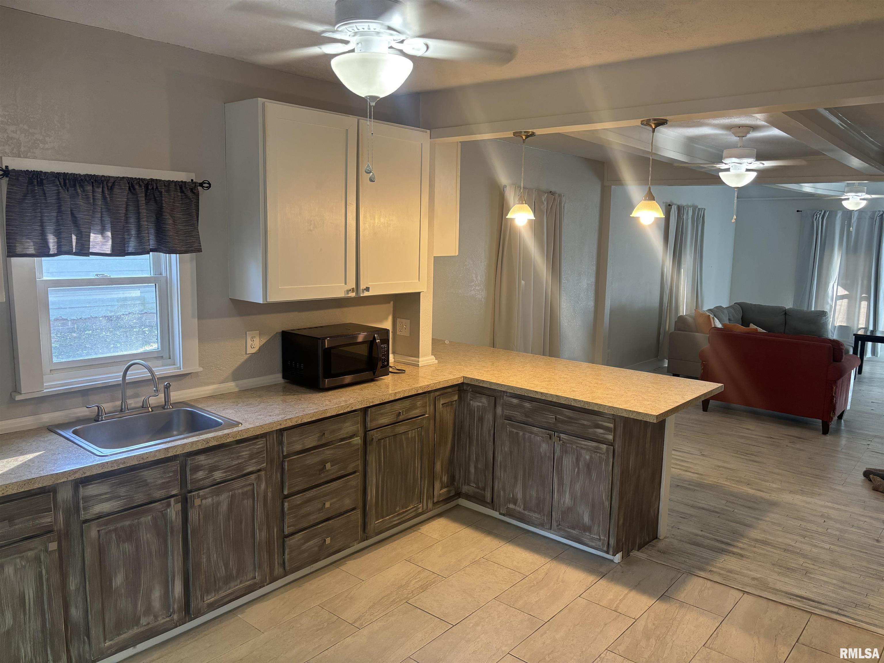 214 South Sherman Street Girard, IL 62640 - Photo 12 of 22