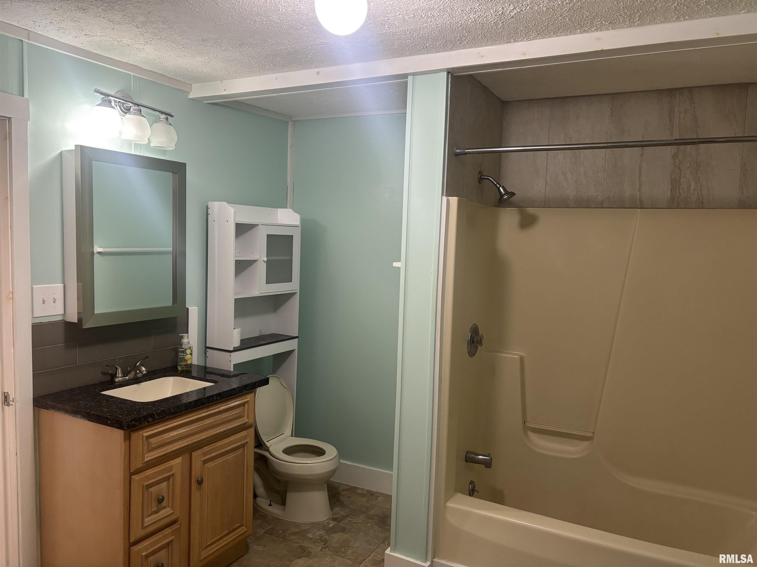 214 South Sherman Street Girard, IL 62640 - Photo 14 of 22