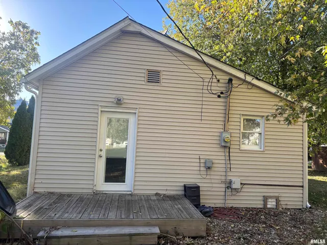 $65,000 | 214 South Sherman Street, Girard, IL 62640