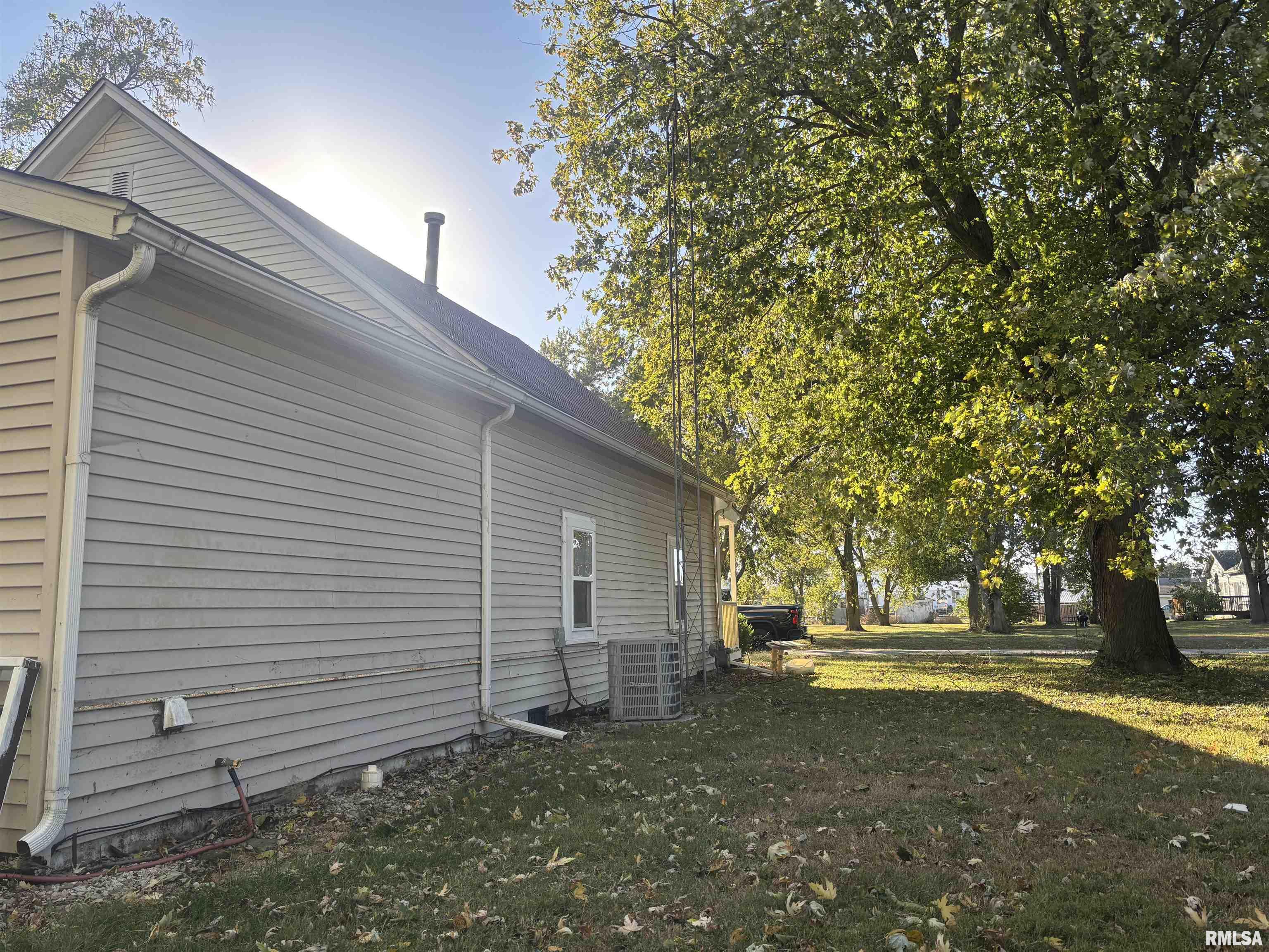 214 South Sherman Street Girard, IL 62640 - Photo 20 of 22