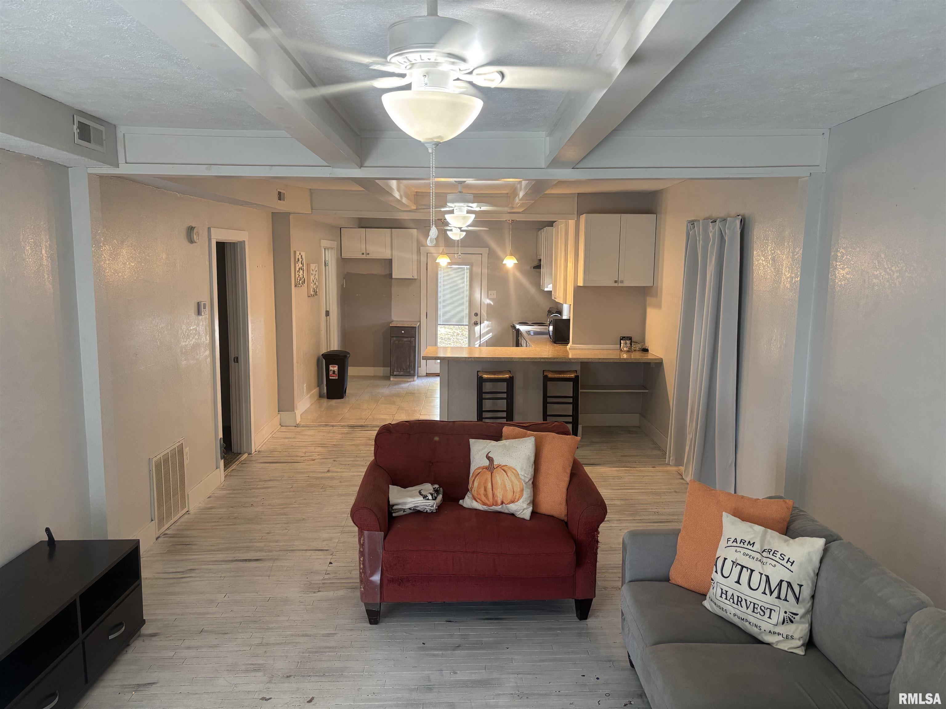 214 South Sherman Street Girard, IL 62640 - Photo 2 of 22