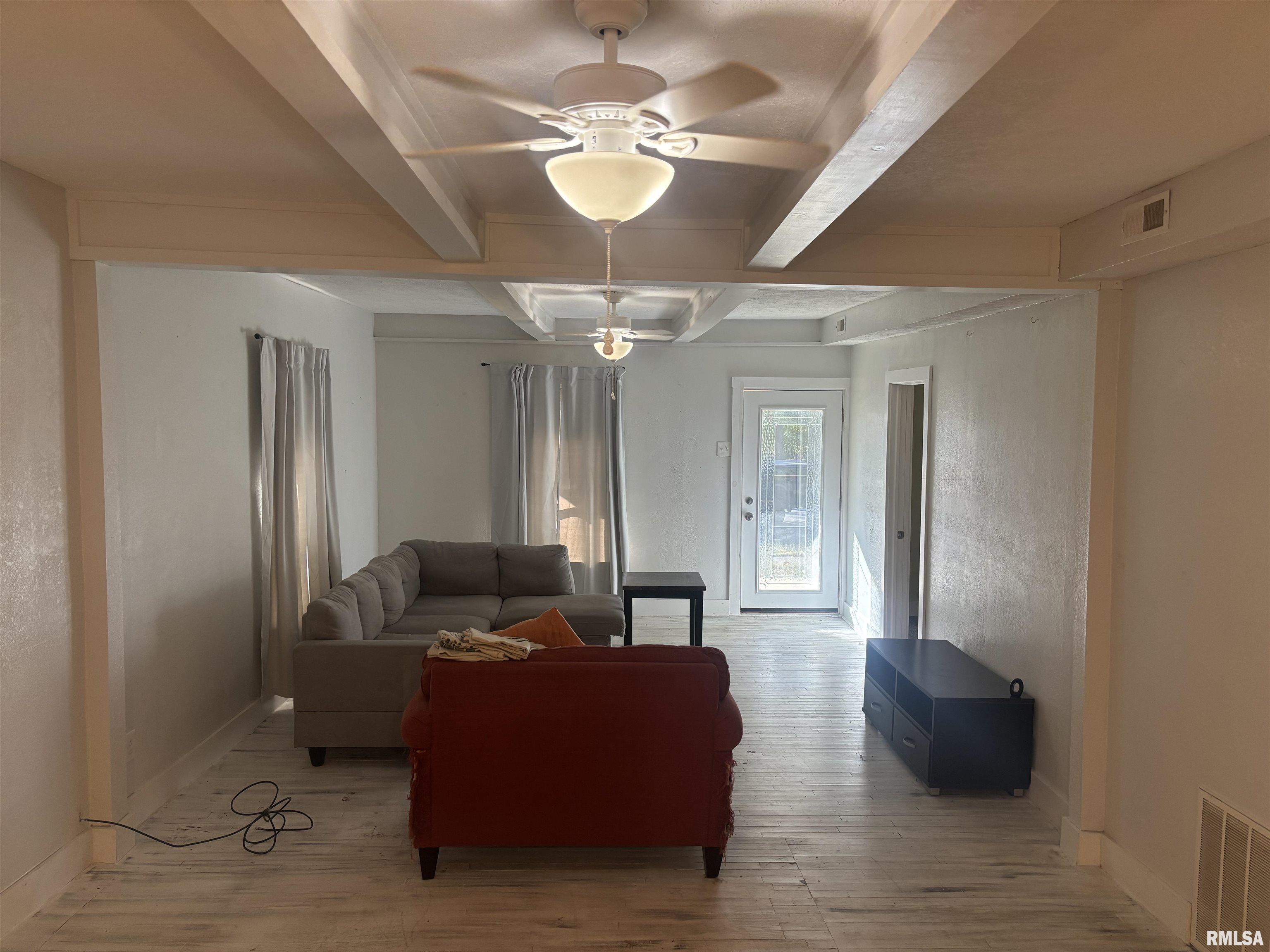 214 South Sherman Street Girard, IL 62640 - Photo 3 of 22