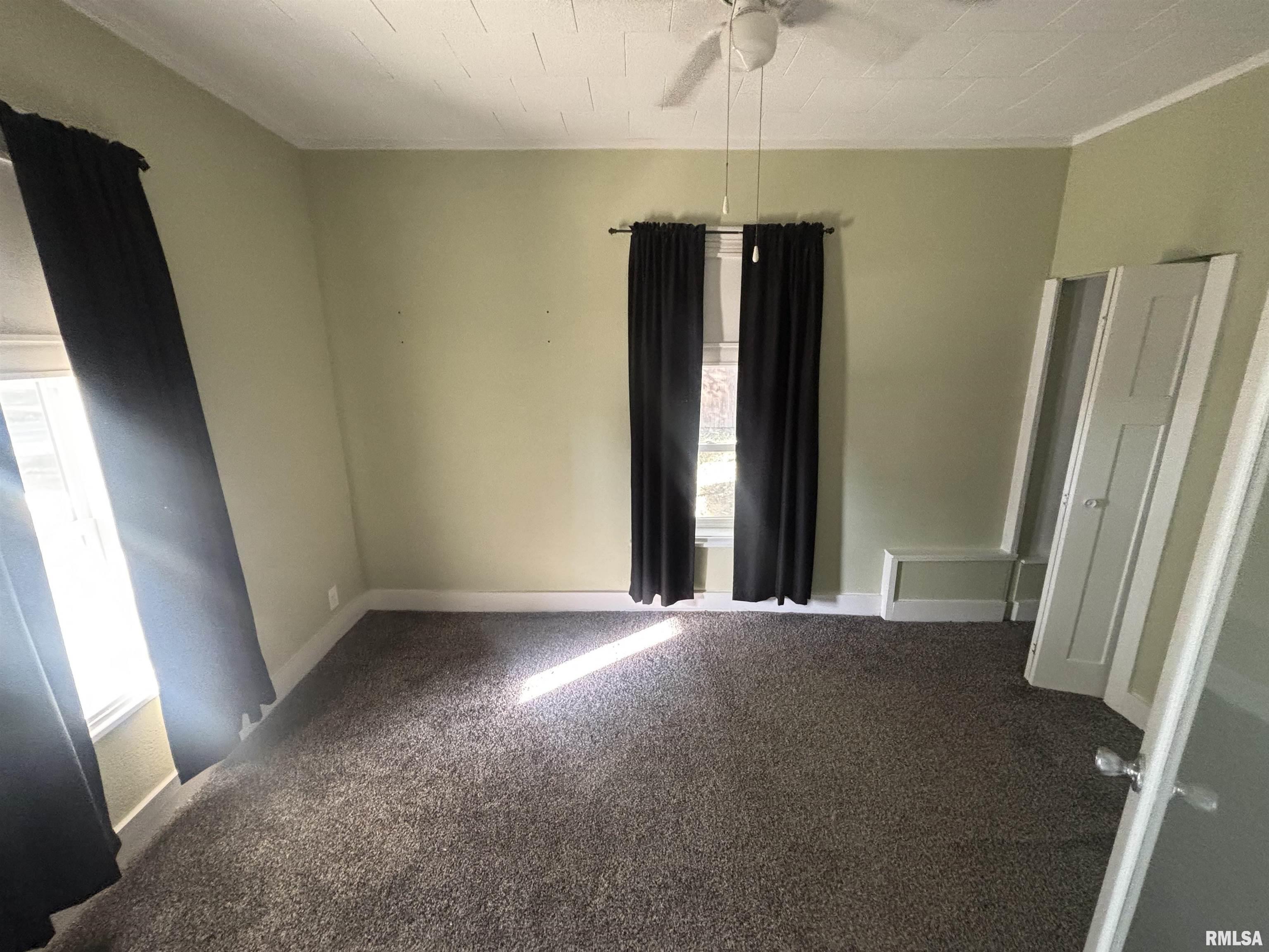 214 South Sherman Street Girard, IL 62640 - Photo 4 of 22