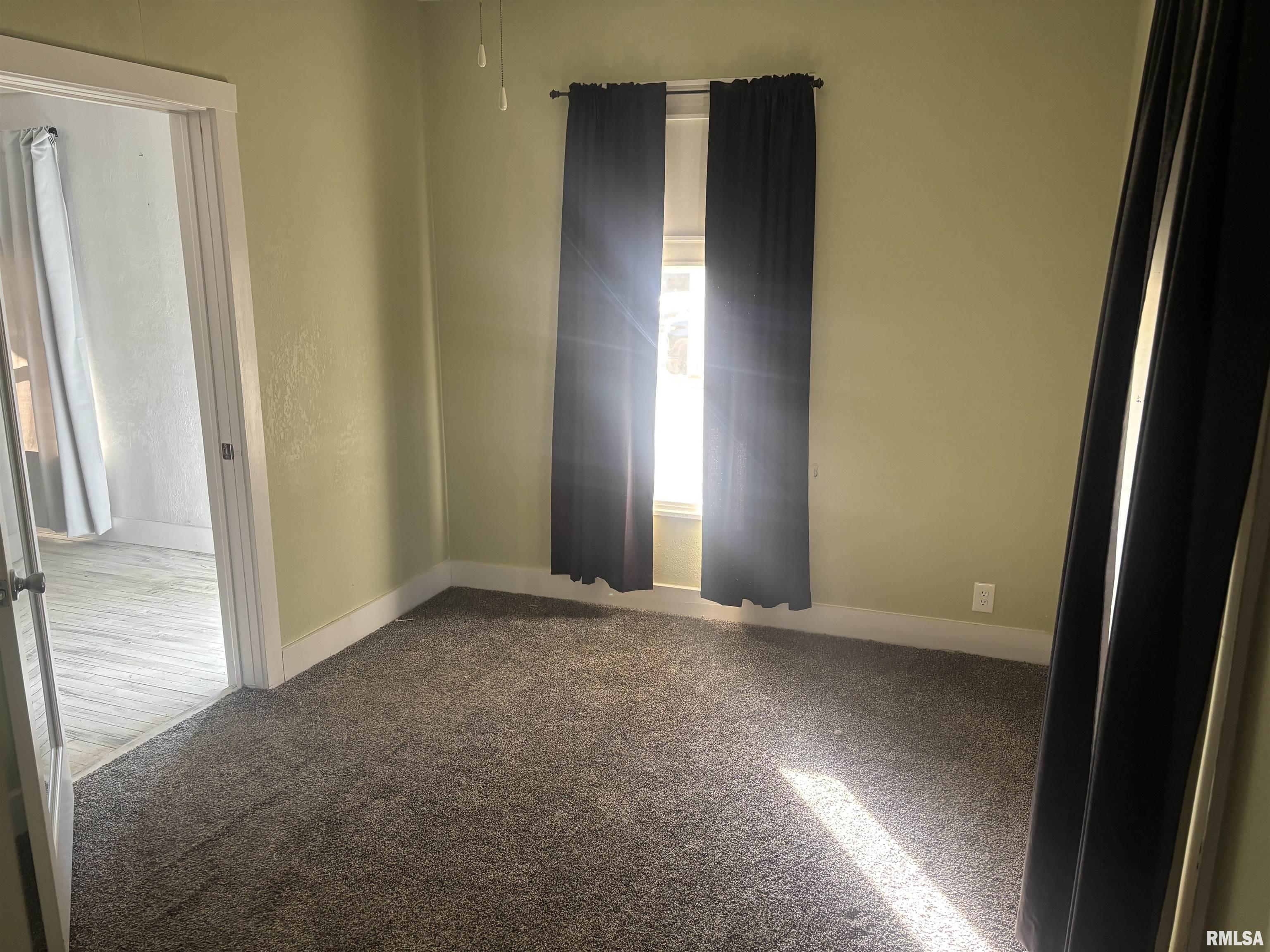 214 South Sherman Street Girard, IL 62640 - Photo 6 of 22