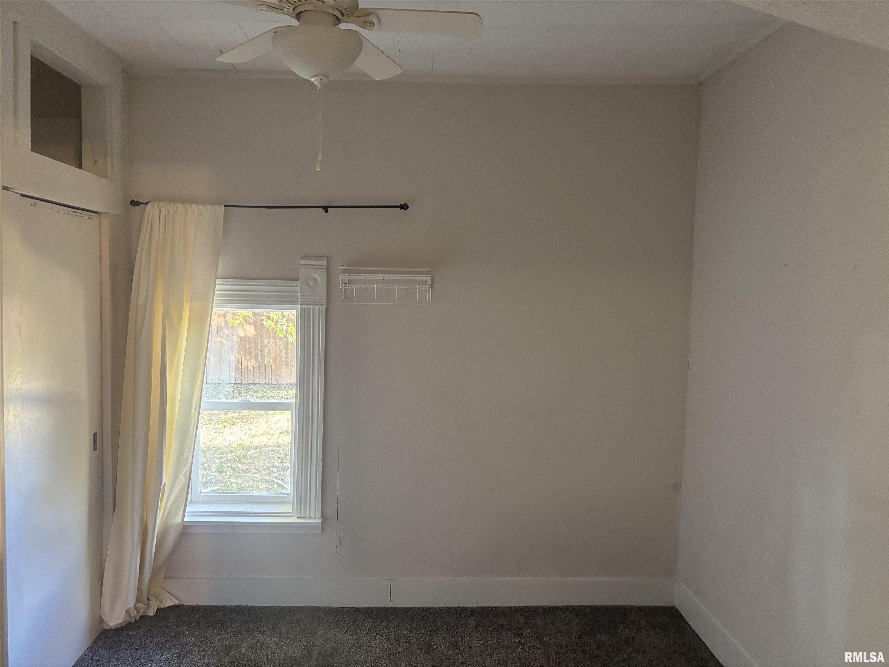 214 South Sherman Street Girard, IL 62640 - Photo 7 of 22